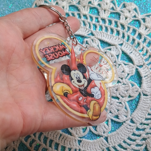 Mickey mouse keychain - Picture 3 of 5
